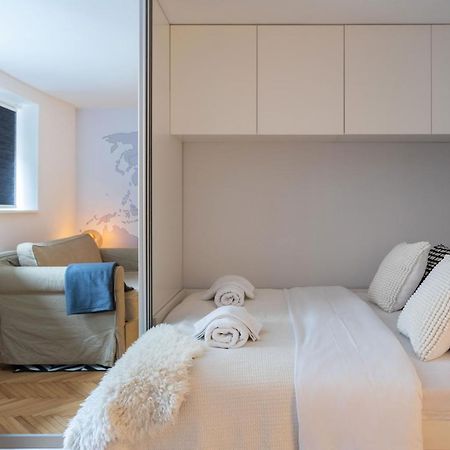 Apartamento Modern Studio Near British Square Zagreb Exterior foto