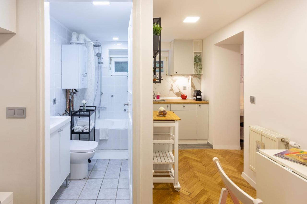 Apartamento Modern Studio Near British Square Zagreb Exterior foto