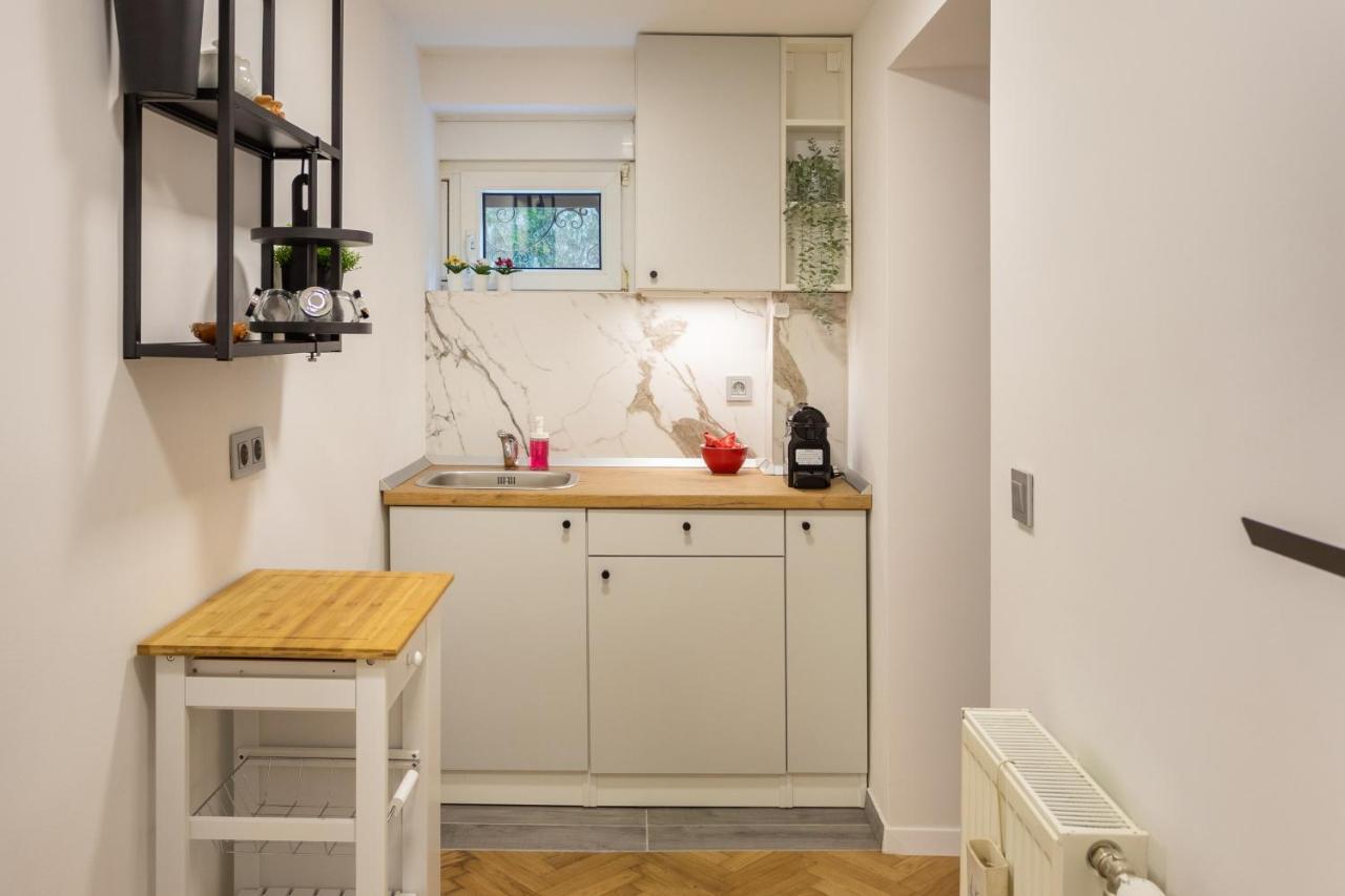 Apartamento Modern Studio Near British Square Zagreb Exterior foto