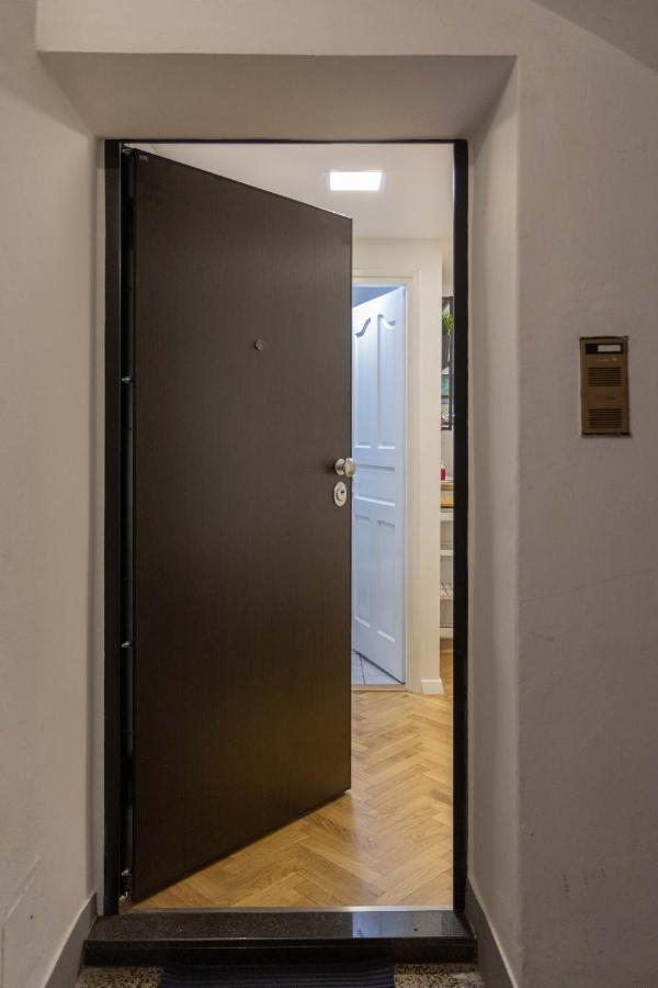 Apartamento Modern Studio Near British Square Zagreb Exterior foto